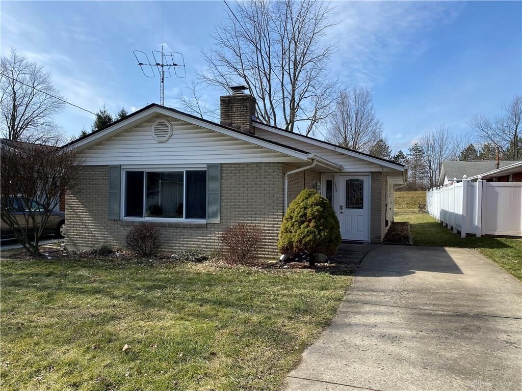Property Photo: 2404 West Avenue OH 45419