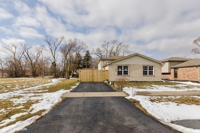 Property Photo:  16632 Carse Avenue  IL 60426 