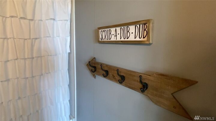 Property Photo: 1104 Nooksack Avenue WA 98276