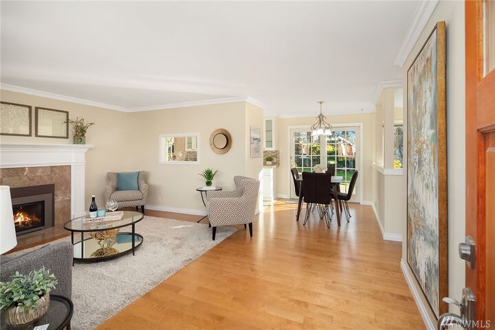 Property Photo:  830 Walnut St  WA 98020 