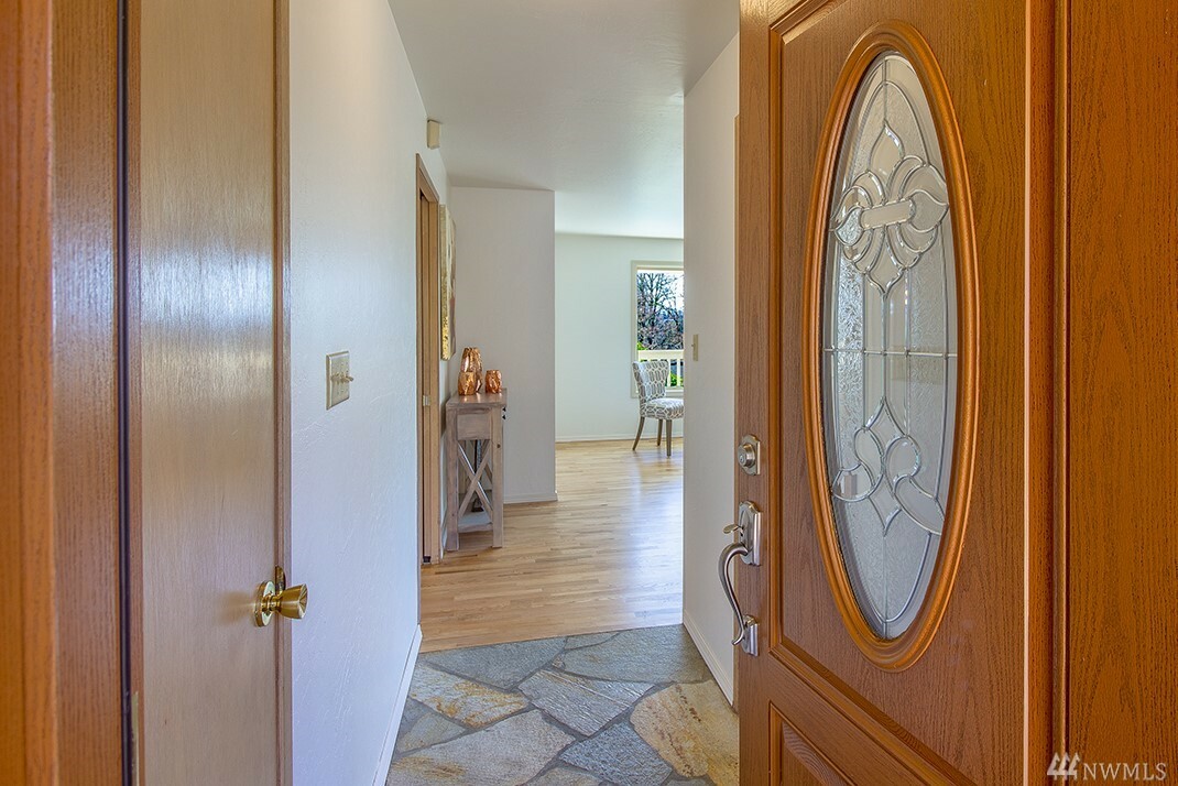 Property Photo:  19156 66th Place NE  WA 98028 