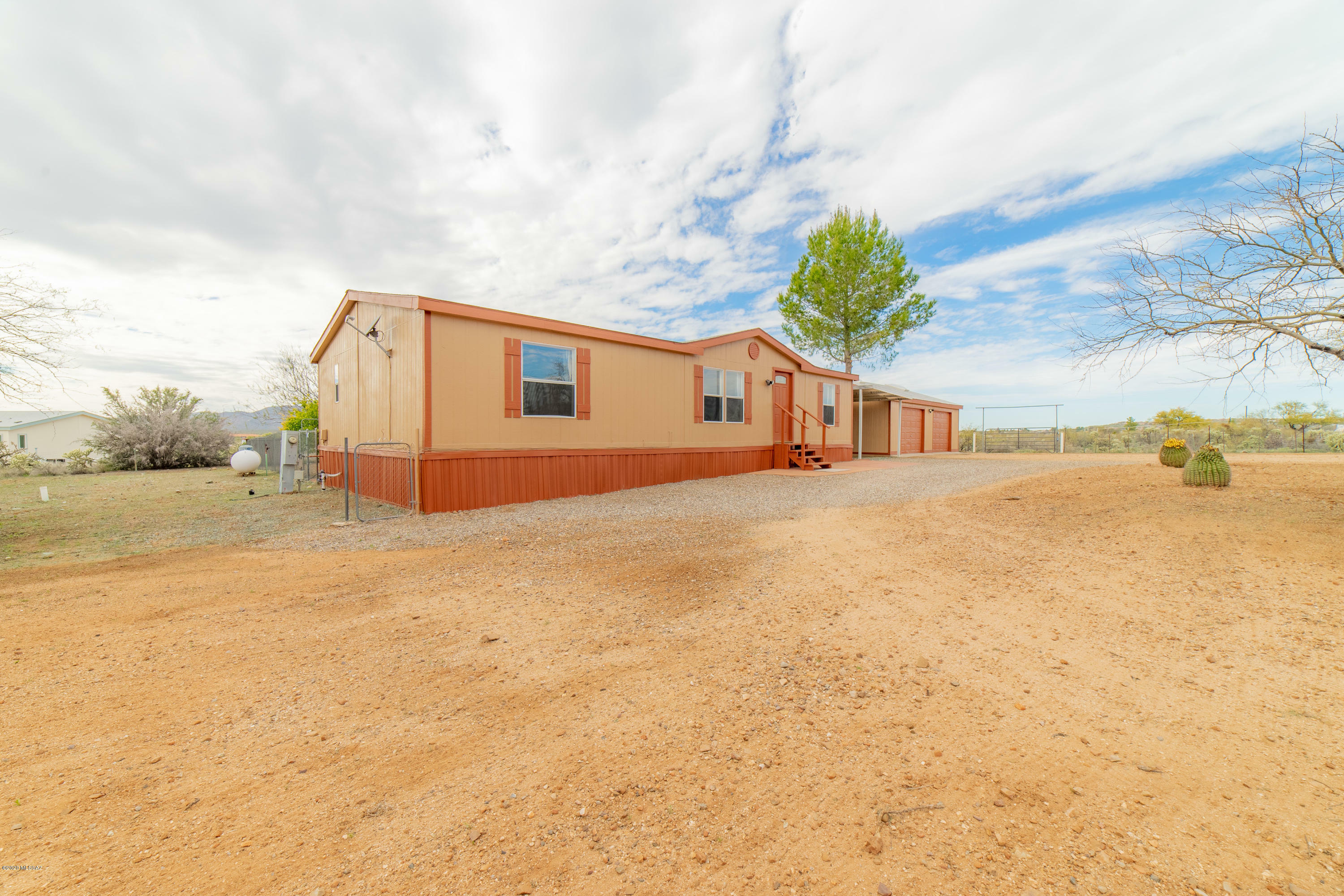 Property Photo: 15759 N Twin Lakes Drive AZ 85739