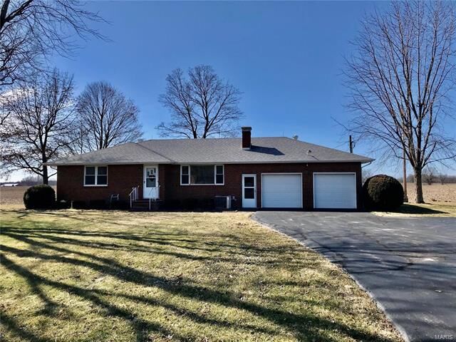 Property Photo: 8307 North State Route 159 62021