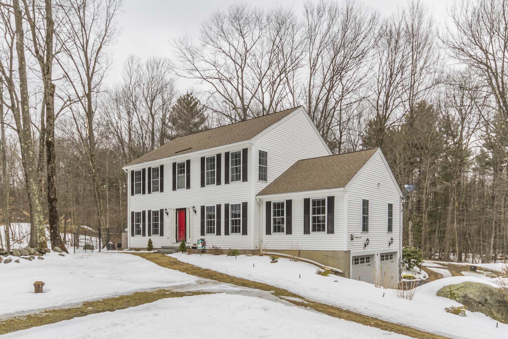 Property Photo: 6 Rancourt Drive NH 03086