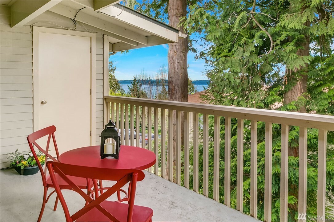 Property Photo:  11805 100th Ave NE A 305  WA 98034 