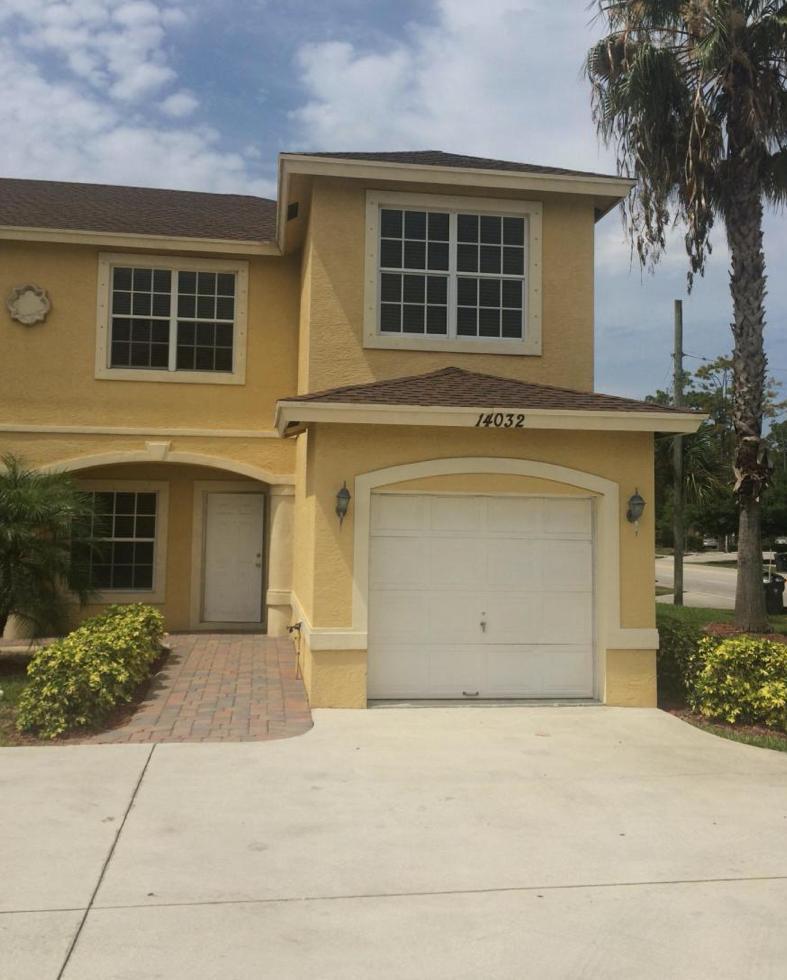 Property Photo: 14032 Wellington Trace FL 33414