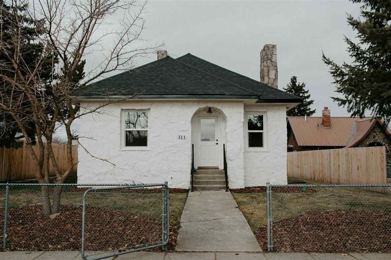 Property Photo:  311 E Lacrosse Ave  WA 99207 