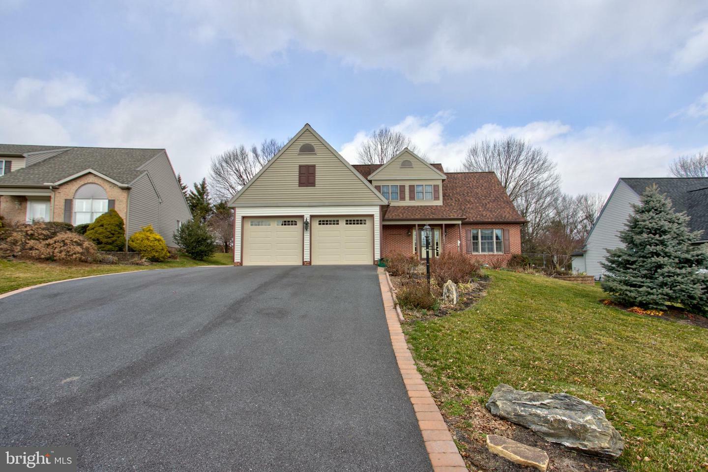 Property Photo:  2021 Harrogate Road  PA 17601 