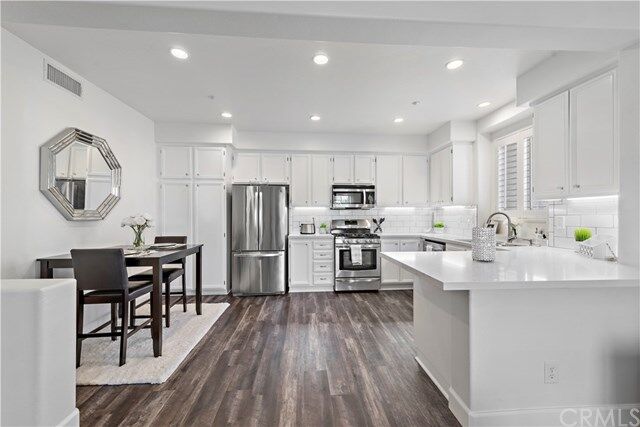 Property Photo: 26 Dietes Court CA 92694
