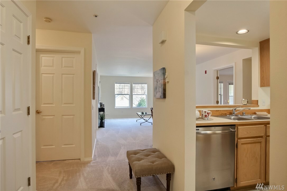 Property Photo: 4081 224th Lane SE 202 WA 98029