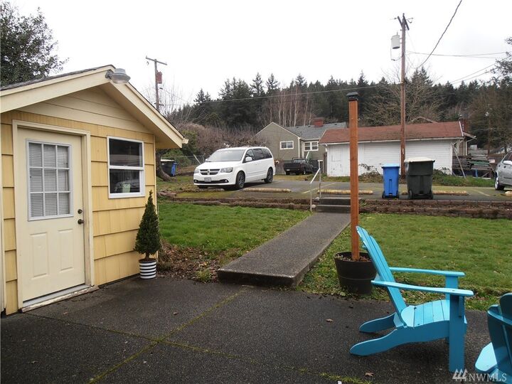Property Photo: 1034 S Market Boulevard WA 98532