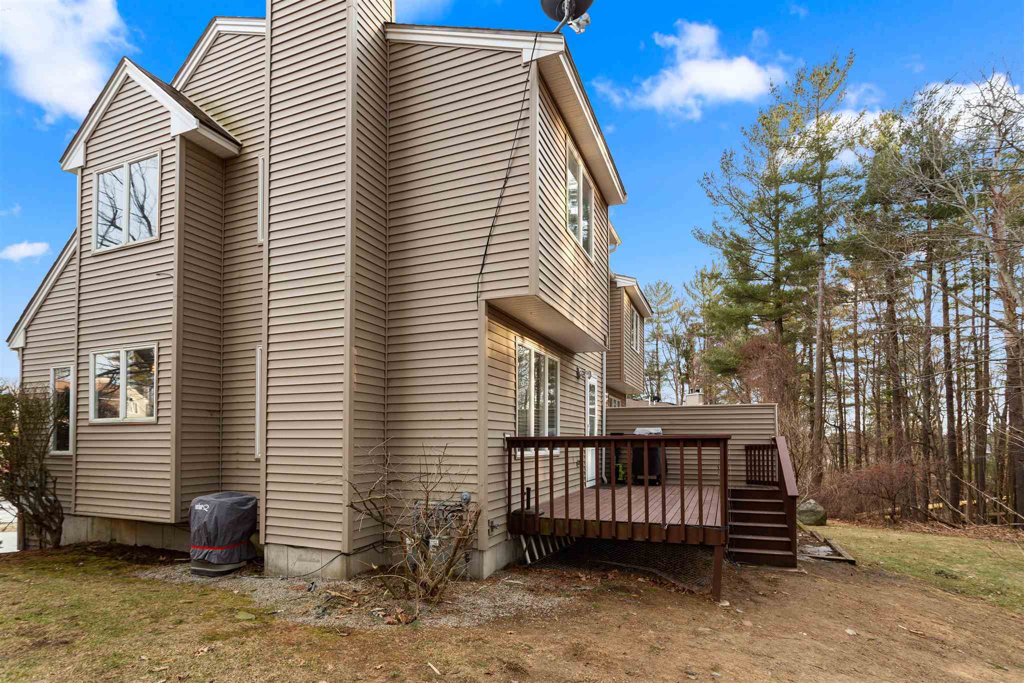 Property Photo: 13 Newells Meadow Lane NH 03038