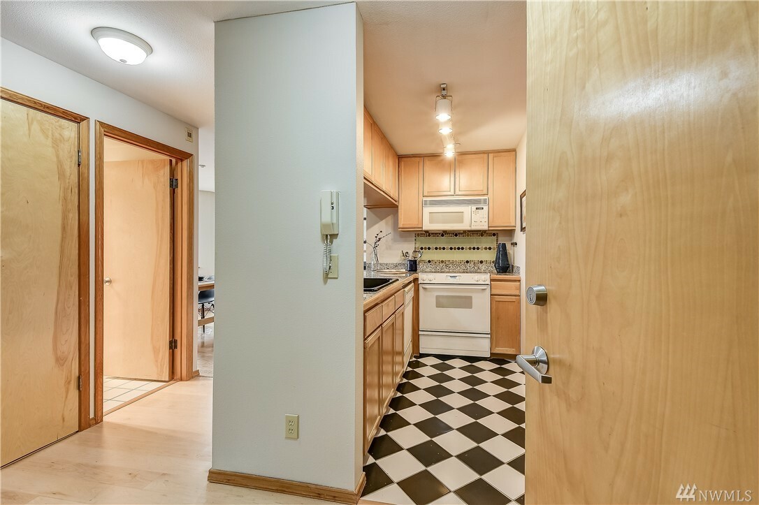 Property Photo:  1707 NW 59th St 101  WA 98107 