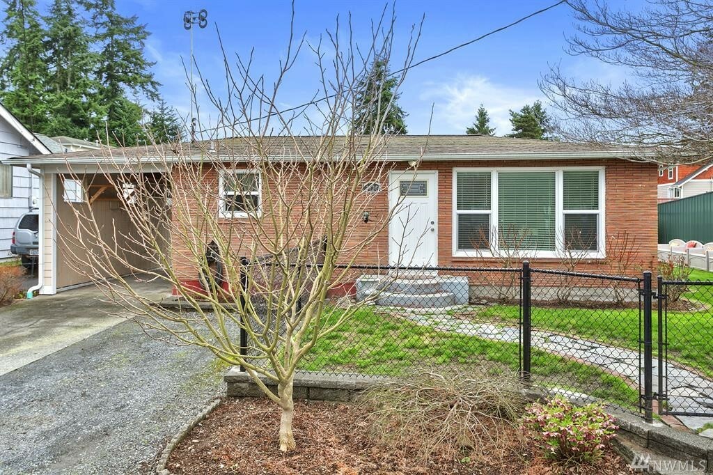 Property Photo:  2326 Melvin Ave  WA 98203 