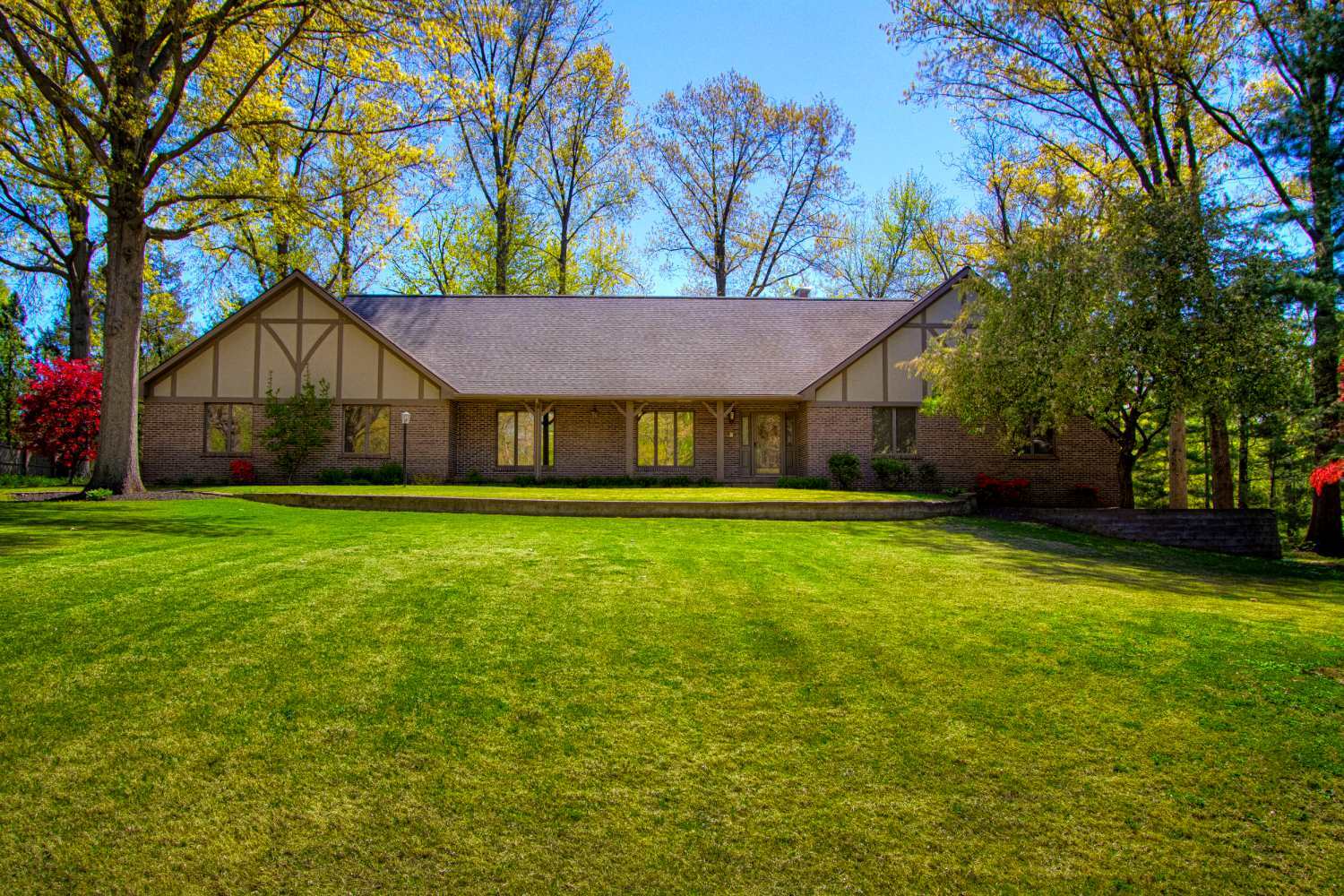 Property Photo: 6825 Laura Court IN 47710