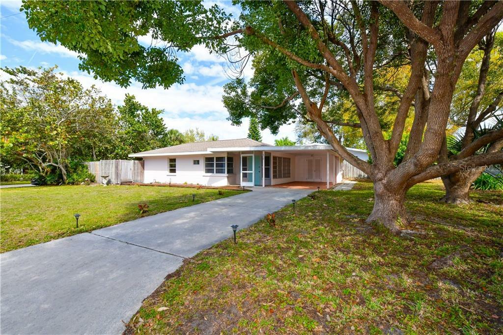 Property Photo:  618 Marlin Drive  FL 34234 