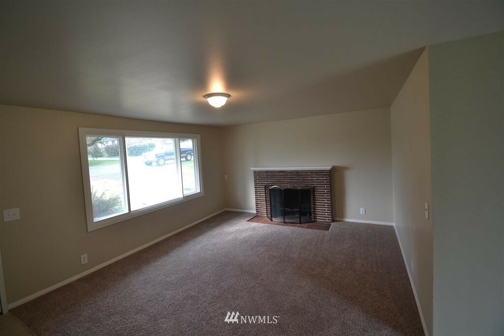 Property Photo:  20402 15th Avenue S  WA 98198 