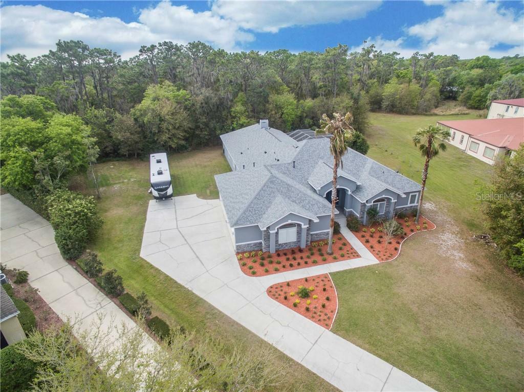 Property Photo:  10628 Lithia Estates Drive  FL 33547 