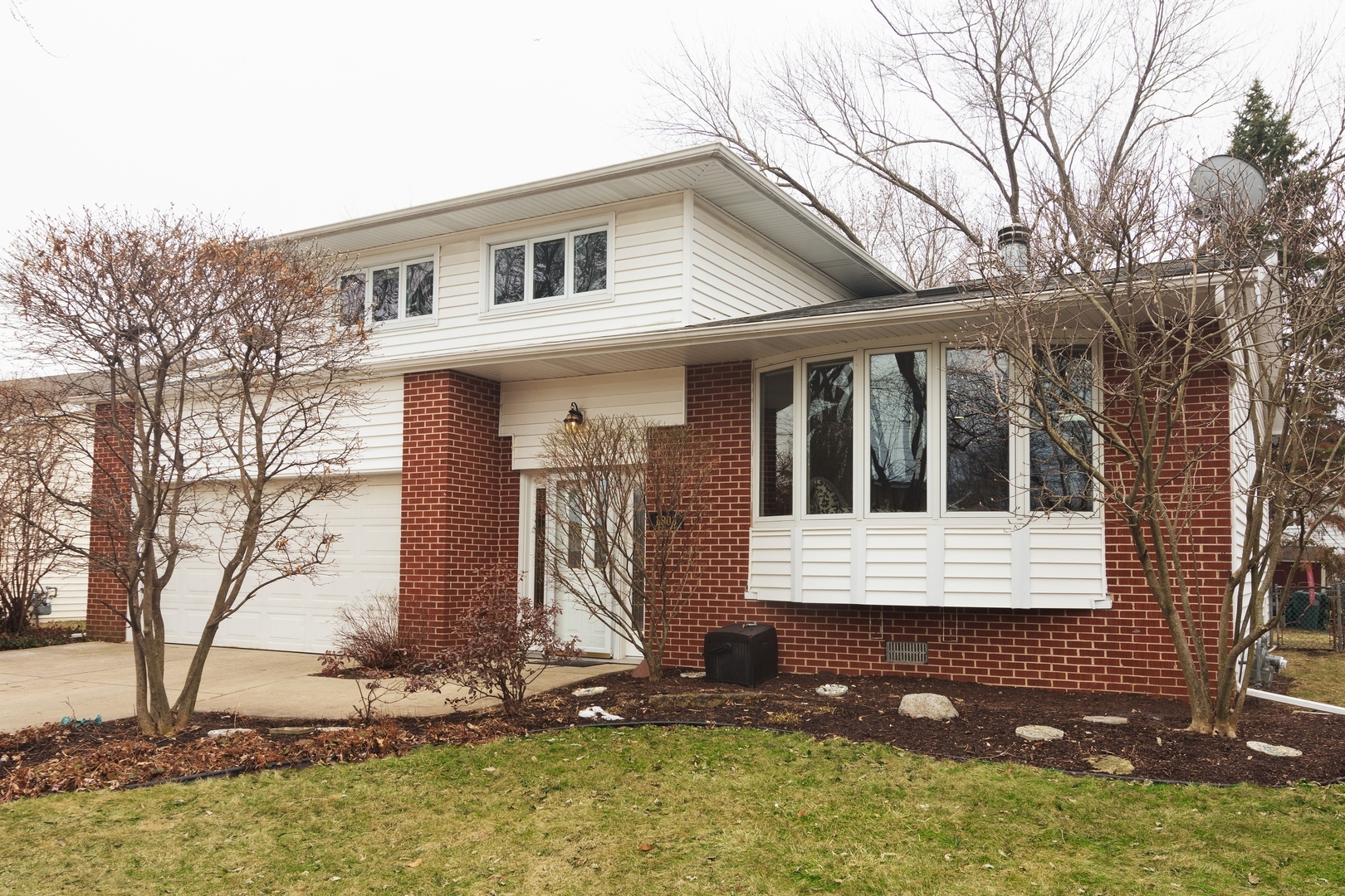 Property Photo: 1803 East Basswood Lane IL 60056
