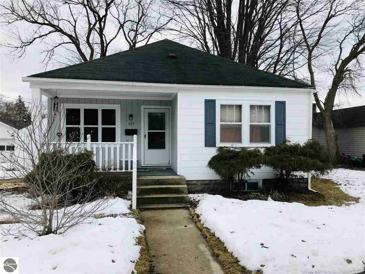 407 W Wheaton Avenue  Clare MI 48617 photo