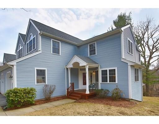 Property Photo: 7 Knollwood Ct 7 MA 01803