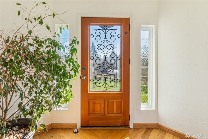 Property Photo:  125 W Poplar Street  WA 98584 