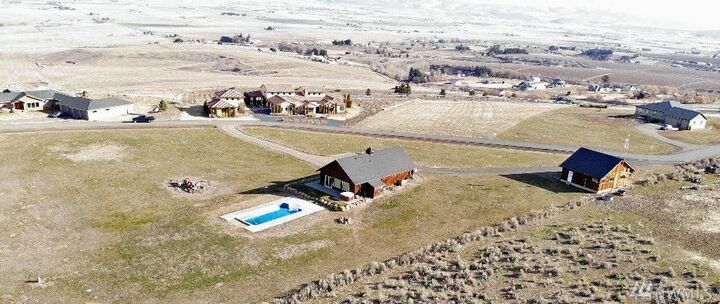 Property Photo:  2781  Tozer Road  WA 98926 