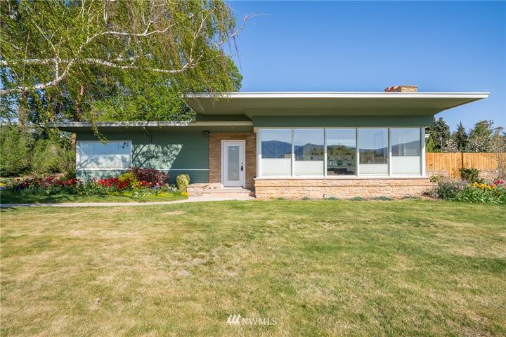 Property Photo:  1321 N Arbor Terrace  WA 98802