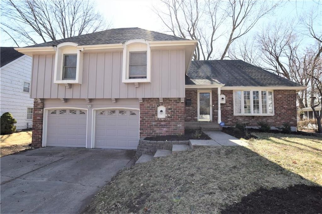 Property Photo:  8907 W 105th Terrace  KS 66212 