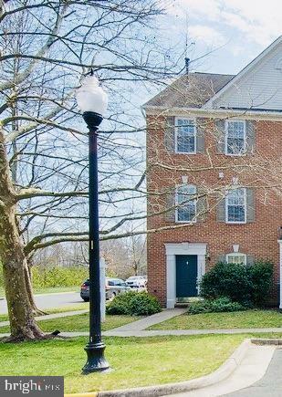 Property Photo:  43577 Kiplington Square  VA 20152 