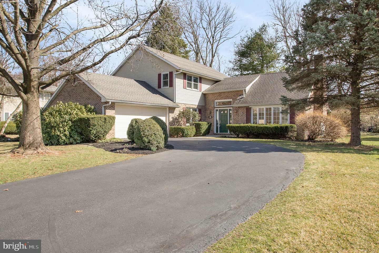 Property Photo:  739 Sherwood Drive  PA 17013 