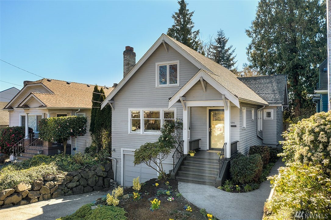 Property Photo: 935 N 83rd St WA 98103