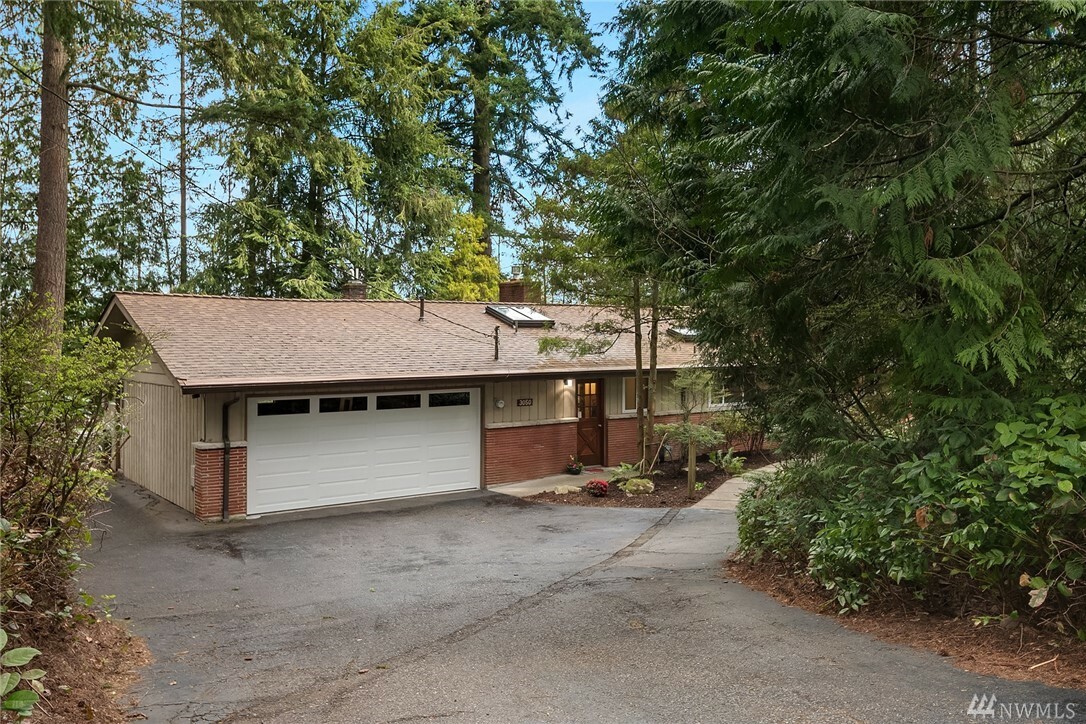 Property Photo:  3050 165th Place NE  WA 98008 