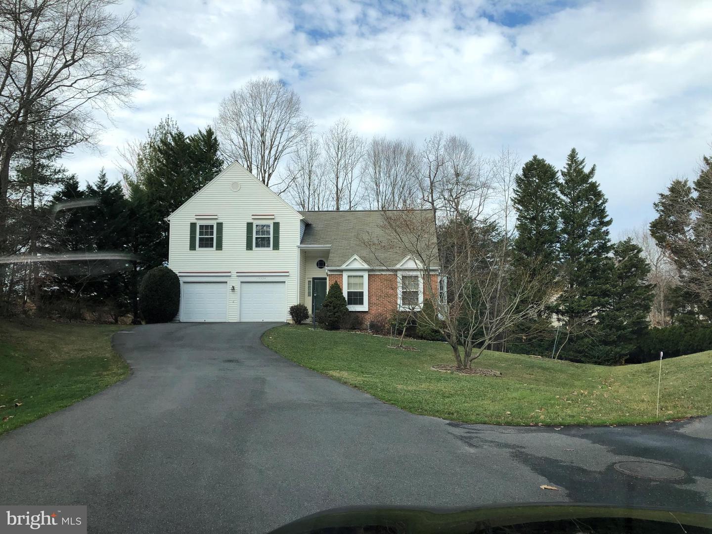 Property Photo: 12334 Knightsbridge Drive VA 22192