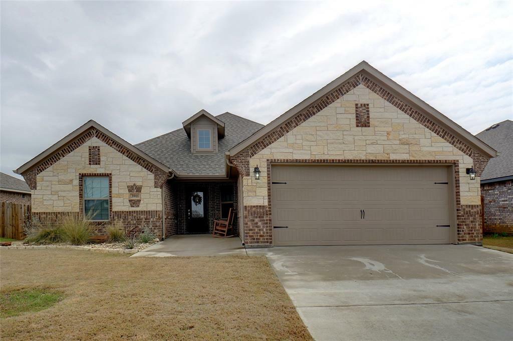 Property Photo:  3911 Bridle Path Lane  TX 76266 