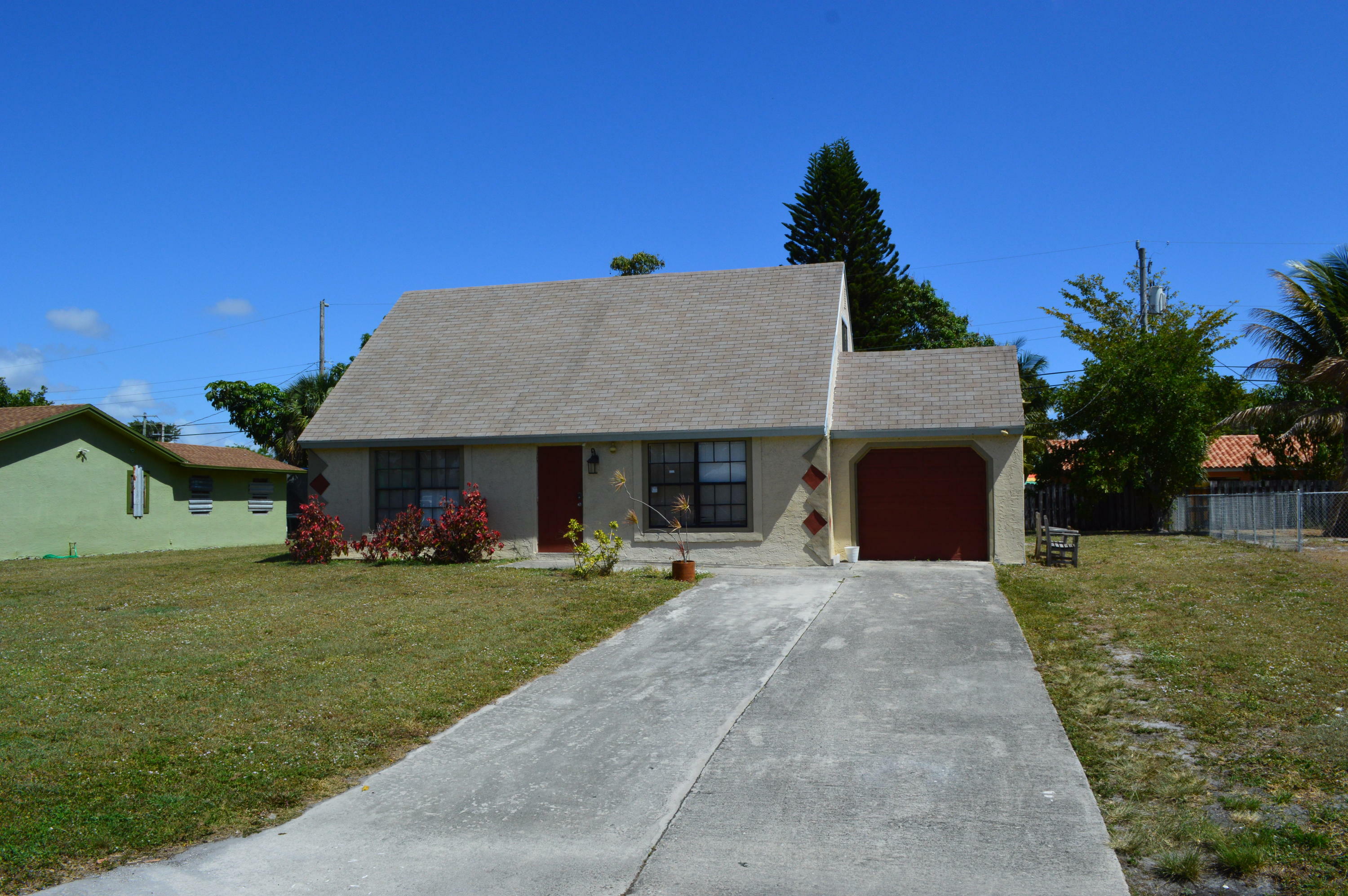 Property Photo:  611 Angler Drive  FL 33445 