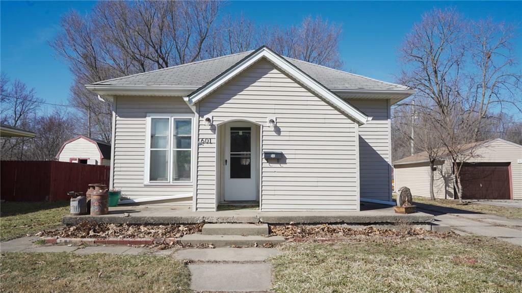 Property Photo:  601 5th Street  IA 50220 