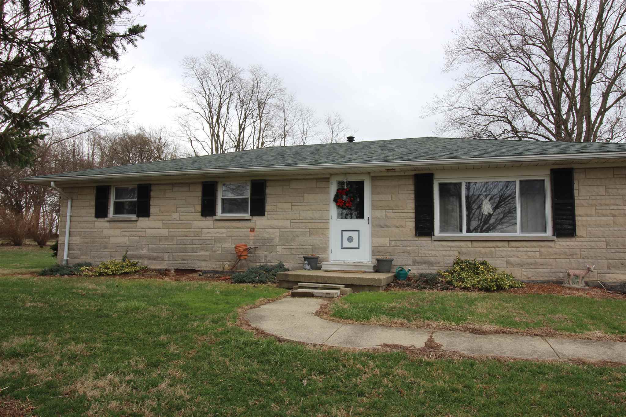 Property Photo:  2571 E County Road 400 N  IN 47331-9121 