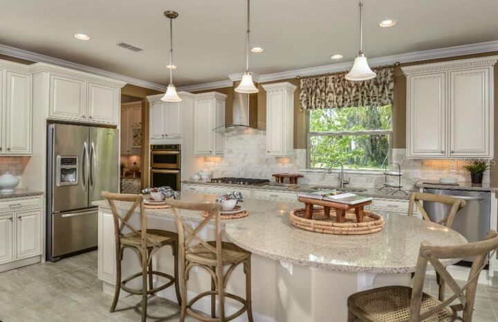 Property Photo: 214 Tomelloso Way FL 33837