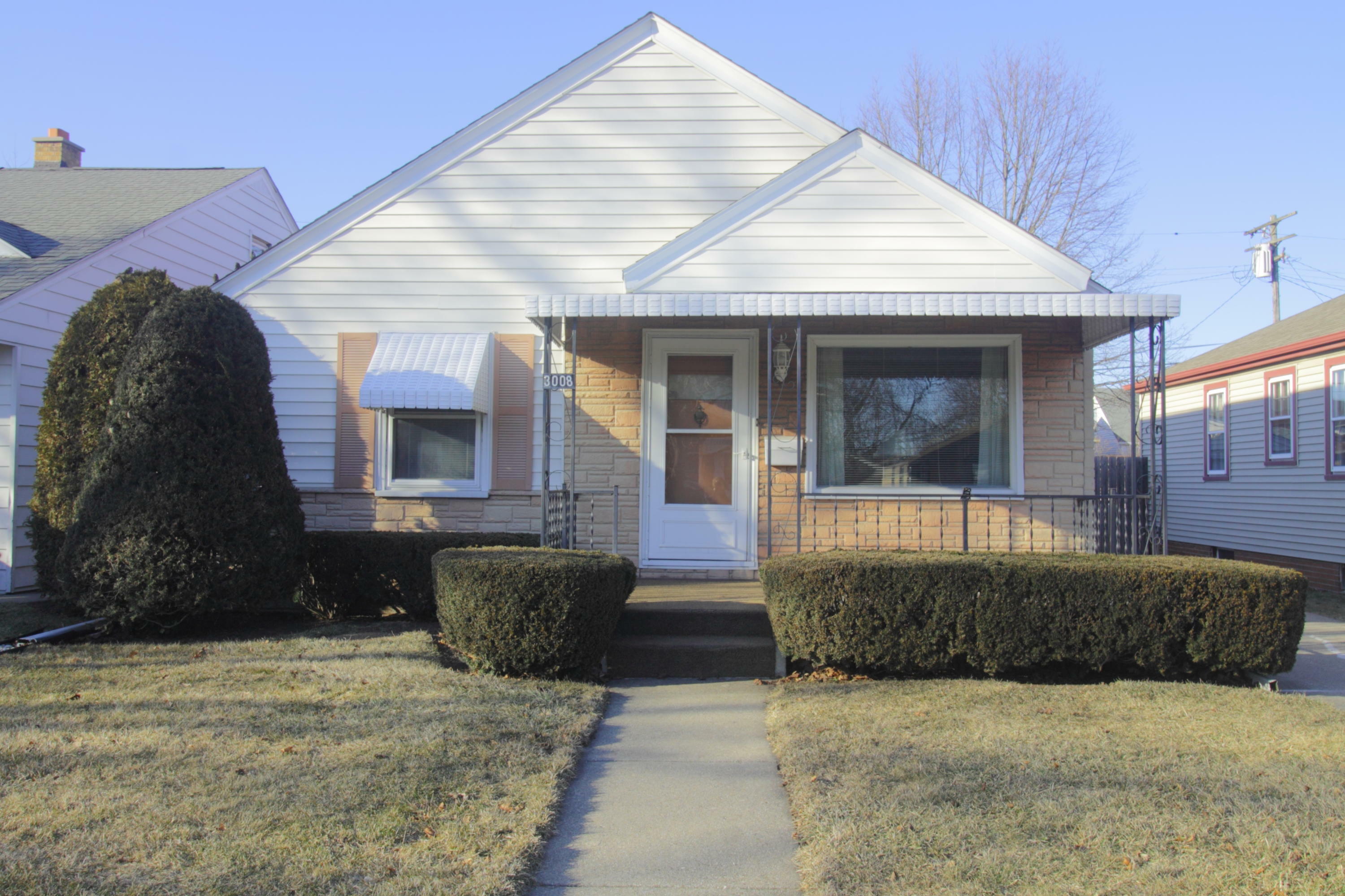 Property Photo:  3008 Dwight St  WI 53403 