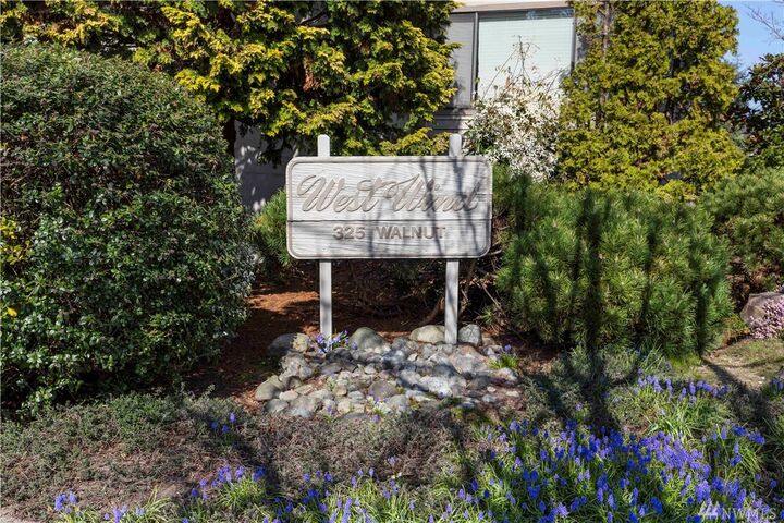 Property Photo:  325  Walnut 102  WA 98020 