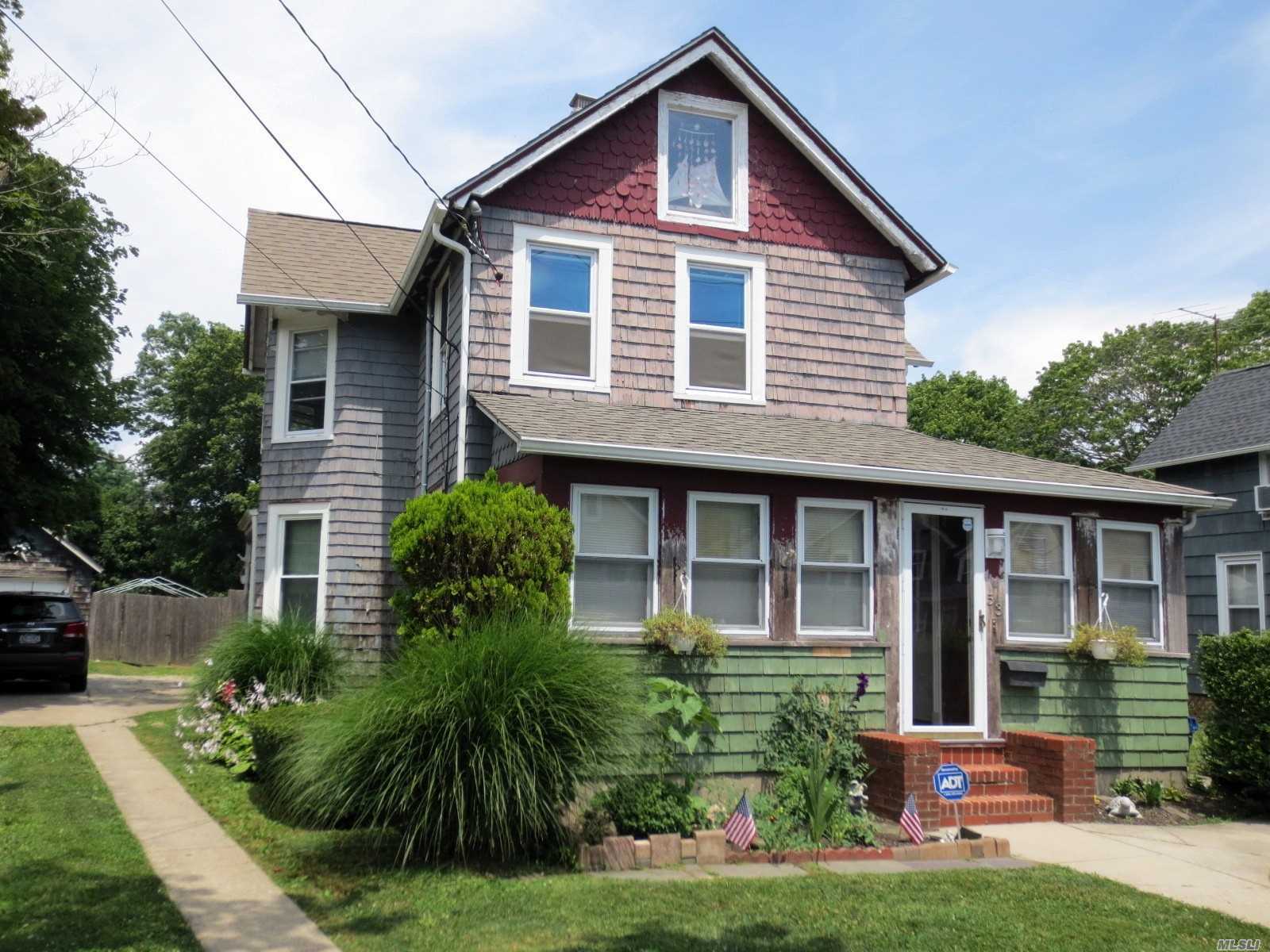 Property Photo:  53 Arnold Avenue  NY 11704 