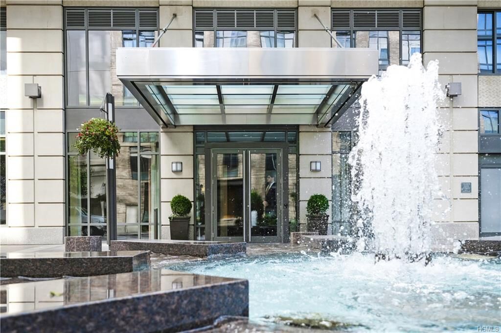 Property Photo: 10 City Place 29D NY 10601