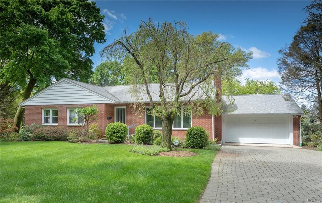 Property Photo:  22 Myrtle Avenue  NY 10522 