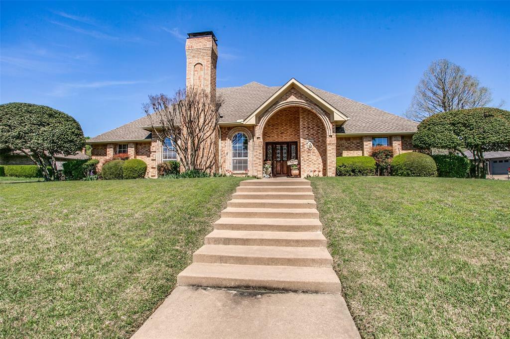 Property Photo: 1300 Meandering Way TX 75087