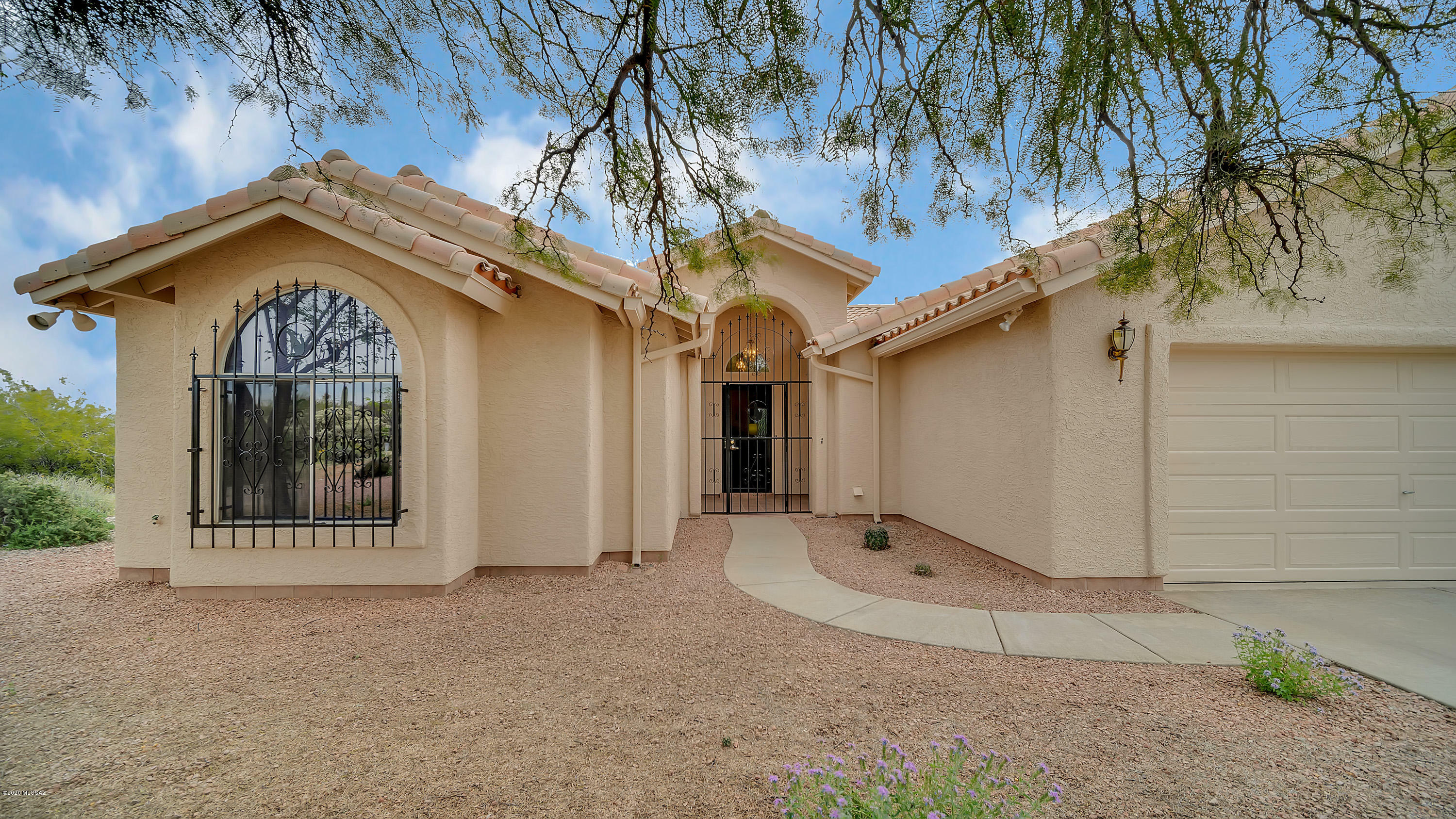 Property Photo: 1650 W Twin Buttes Road AZ 85629