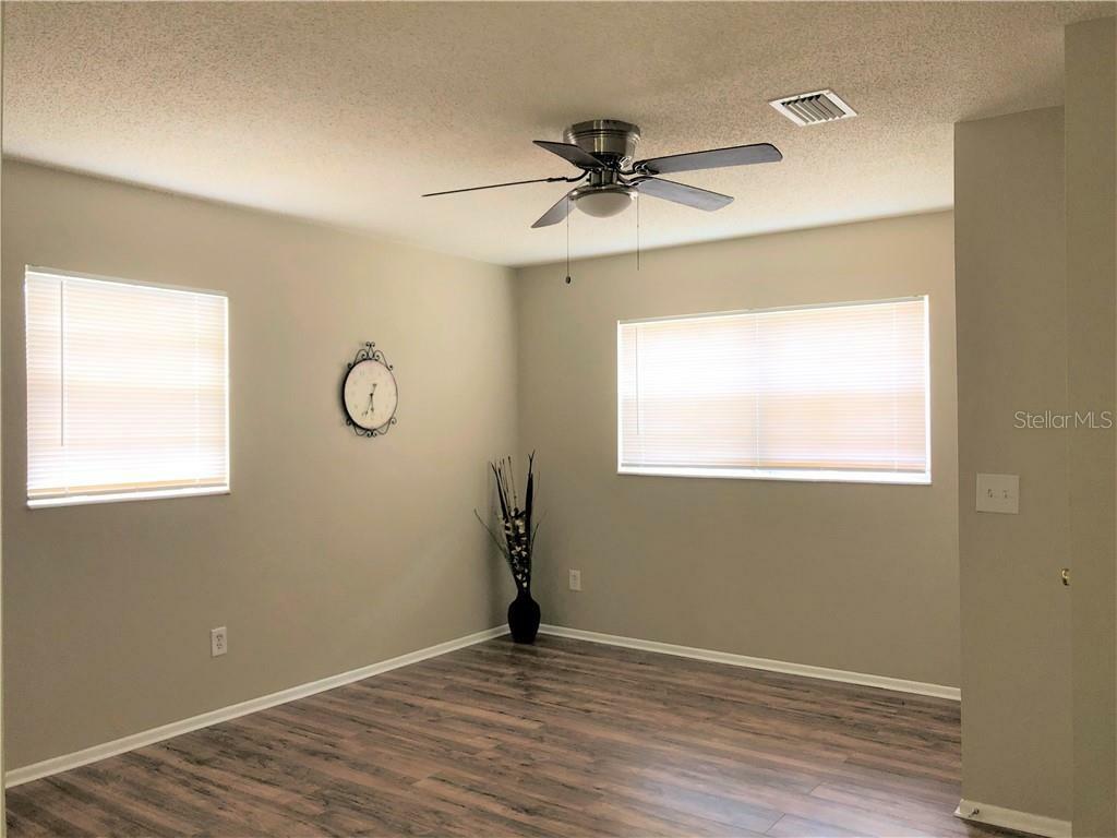 Property Photo:  1507 E 98th Avenue  FL 33612 