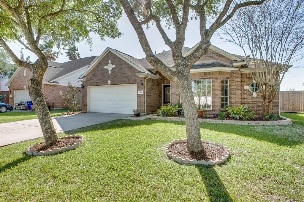 Property Photo: 214 Rolling Springs Lane TX 77539