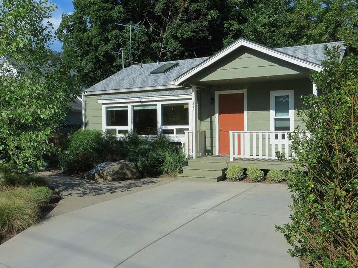 543 Scenic Drive  Ashland OR 97520 photo