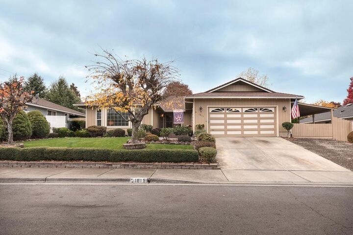 1815 Bristol Drive  Medford OR 97504 photo